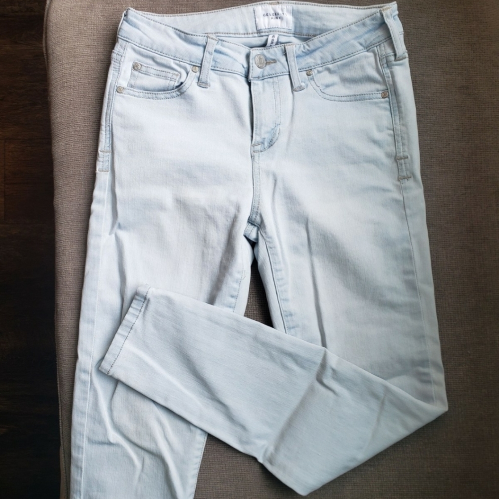 Celebrity Pink Mid Rise Skinny Ankle size 5/27